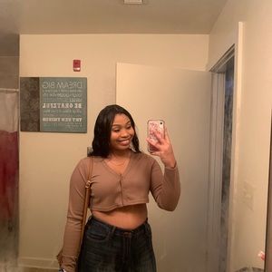 Meet your Posher, Dejah